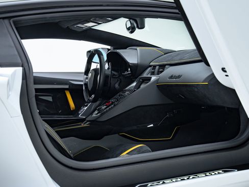 Used 2021 Lamborghini Aventador SVJ AWD/4WD image 46