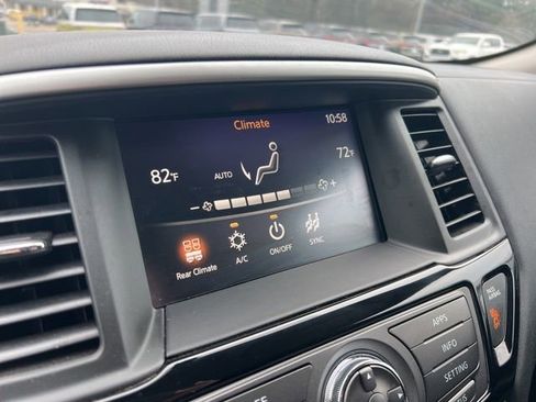 Used 2020 Nissan Pathfinder SV image 20