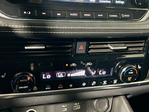 Used 2022 Nissan Rogue SL w/ SL Premium Package FWD image 26