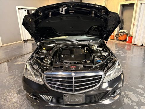 Used 2014 Mercedes-Benz E 350 4MATIC Sedan image 26