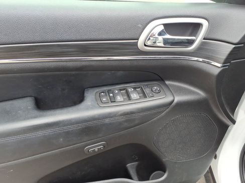Used 2022 Jeep Grand Cherokee Limited AWD/4WD image 13