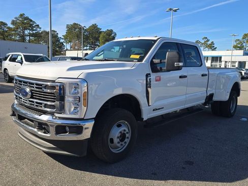 Used 2025 Ford F350 XLT image 7
