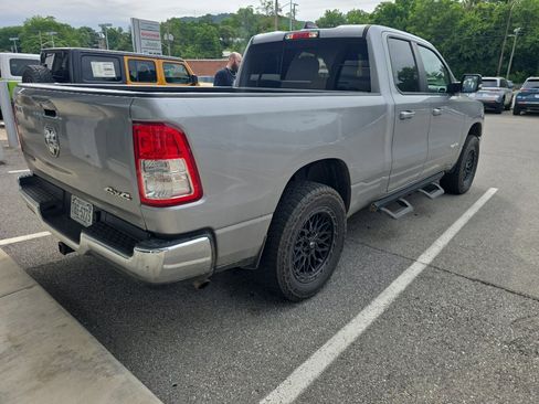 Used 2022 RAM 1500 Big Horn AWD/4WD image 3