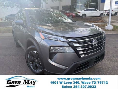 Used 2025 Nissan Rogue SV image 1