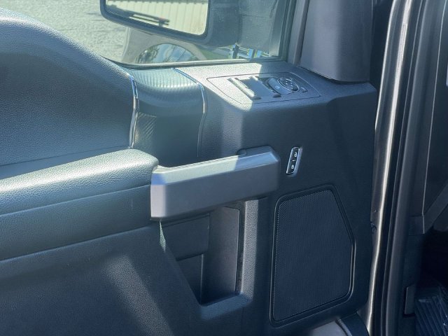 Used 2019 Ford F150 XLT w/ Equipment Group 302A Luxury AWD/4WD image 16