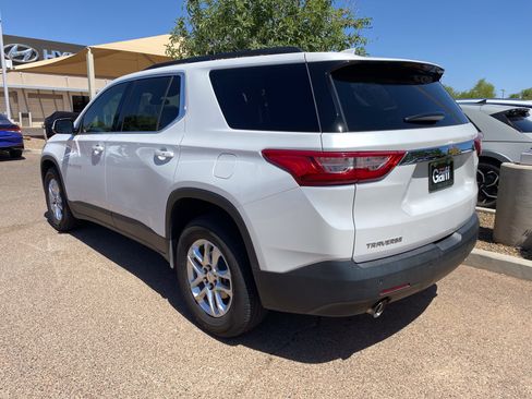 Used 2019 Chevrolet Traverse LT FWD image 4