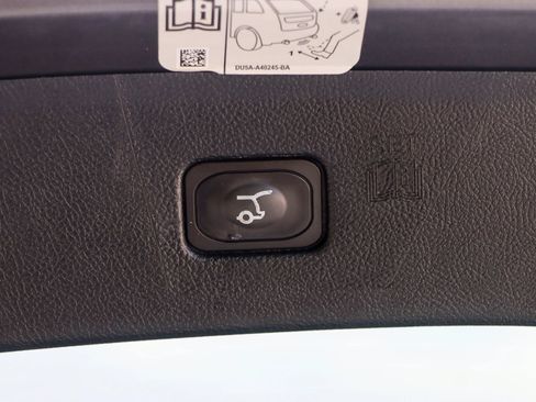 Used 2018 Ford Edge SEL w/ Equipment Group 201A FWD image 24