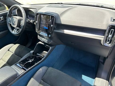 Used 2023 Volvo XC40 Recharge Ultimate AWD/4WD image 11