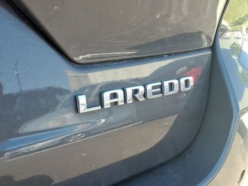 Used 2023 Jeep Grand Cherokee Laredo AWD/4WD image 23