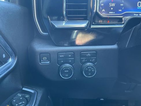 Used 2024 Chevrolet Silverado 2500 LT image 18