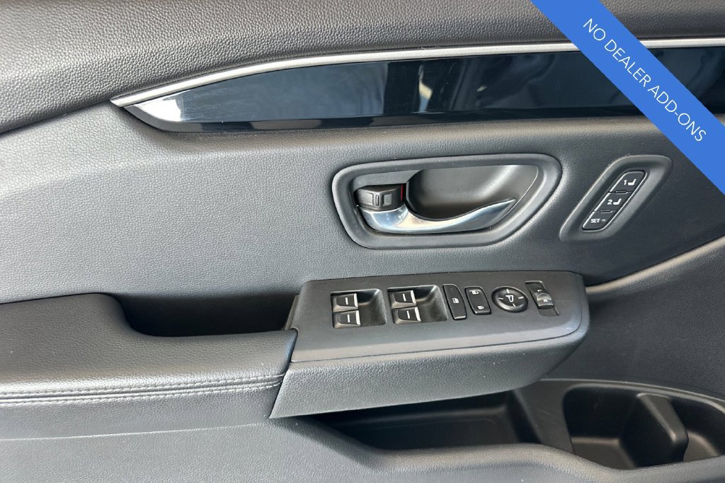Certified 2023 Honda Pilot Touring image 11