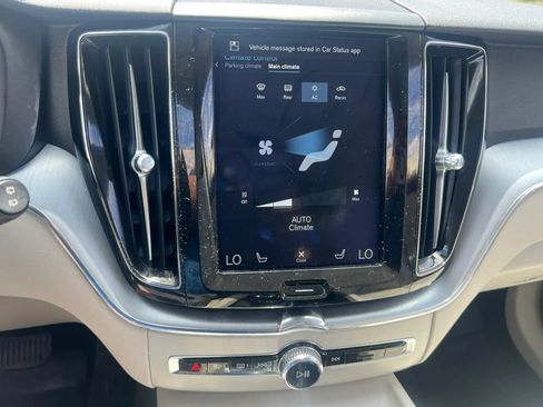 Used 2018 Volvo XC60 T6 Momentum w/ Convenience Package AWD/4WD image 24
