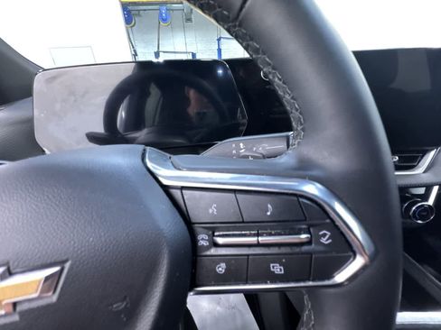 Used 2025 Chevrolet Equinox LT w/ Safety and Technology Package image 20