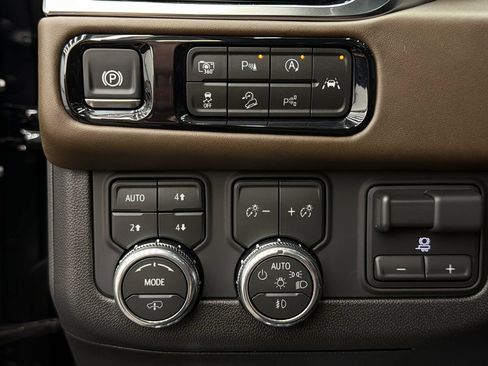 Used 2026 GMC Yukon XL Denali Ultimate AWD/4WD image 28