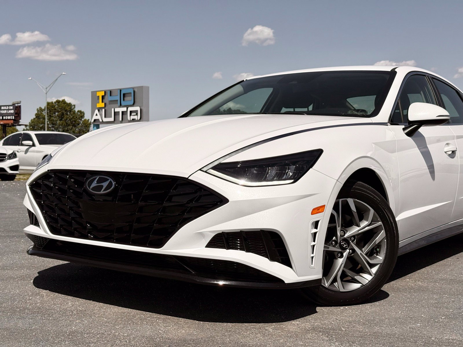 Used 2023 Hyundai Sonata SEL w/ Preferred Accessory Package FWD image 2