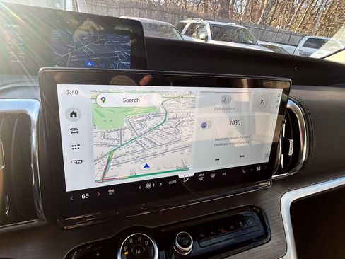 Used 2025 Ford Expedition Platinum image 17