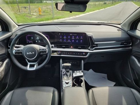 Used 2025 Kia Sportage EX FWD image 10