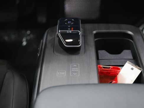 Used 2025 Nissan Ariya AWD image 20