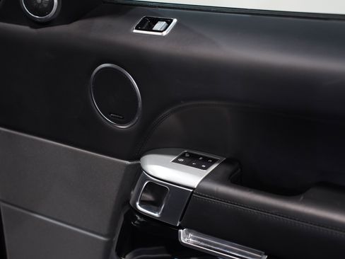 Used 2018 Land Rover Range Rover Sport SVR image 24