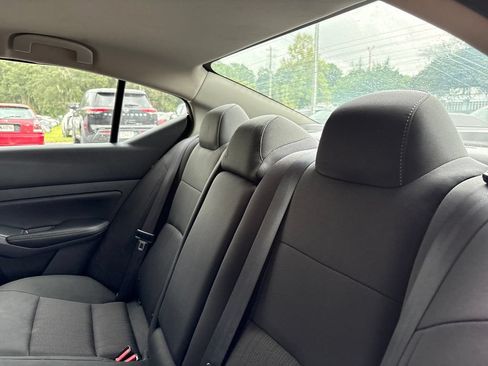 Used 2025 Nissan Altima 2.5 SV FWD image 18