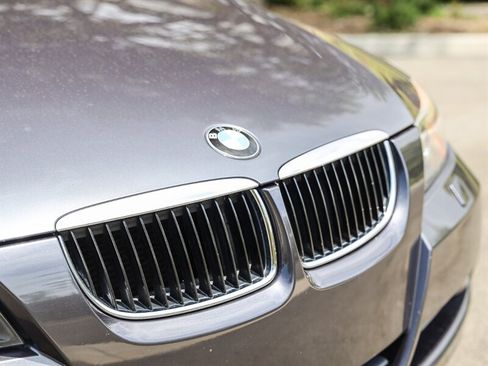 Used 2006 BMW 330i Sedan RWD image 10