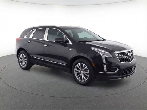 Used 2022 Cadillac XT5 Premium Luxury w/ LPO, Premium Carpet Package image 2