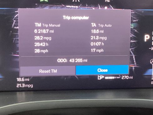 Certified 2022 Volvo XC60 B5 Inscription w/ Climate Package image 22