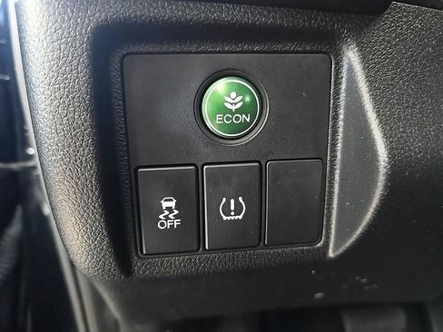 Used 2021 Honda HR-V LX image 15