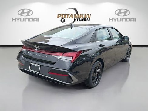 New 2026 Hyundai Elantra SEL Sport Premium FWD image 5