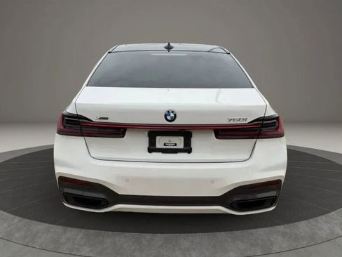 Used 2022 BMW 750i xDrive w/ M Sport Package AWD/4WD image 10