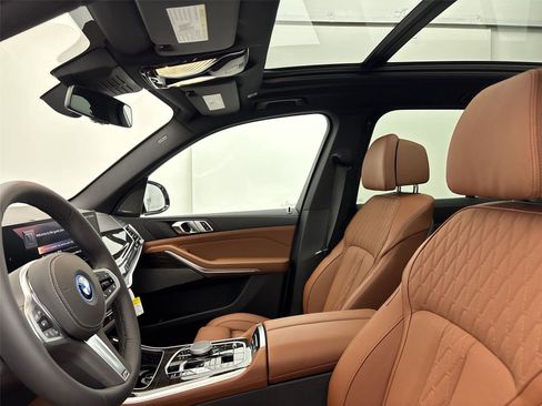 New 2026 BMW X5 xDrive50e w/ M Sport Package AWD/4WD image 24