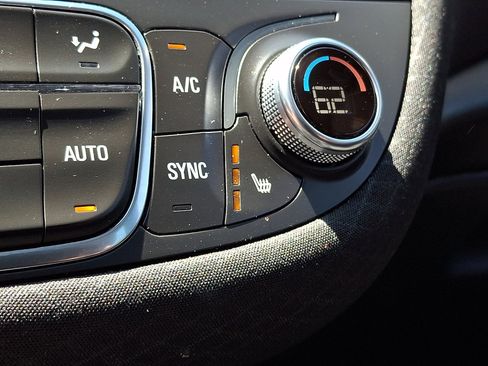 Used 2023 Chevrolet Malibu LT FWD image 31