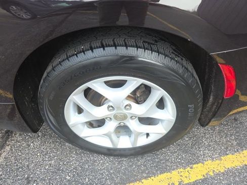 Used 2018 Chrysler Pacifica Touring-L Plus w/ Tire & Wheel Group FWD image 34