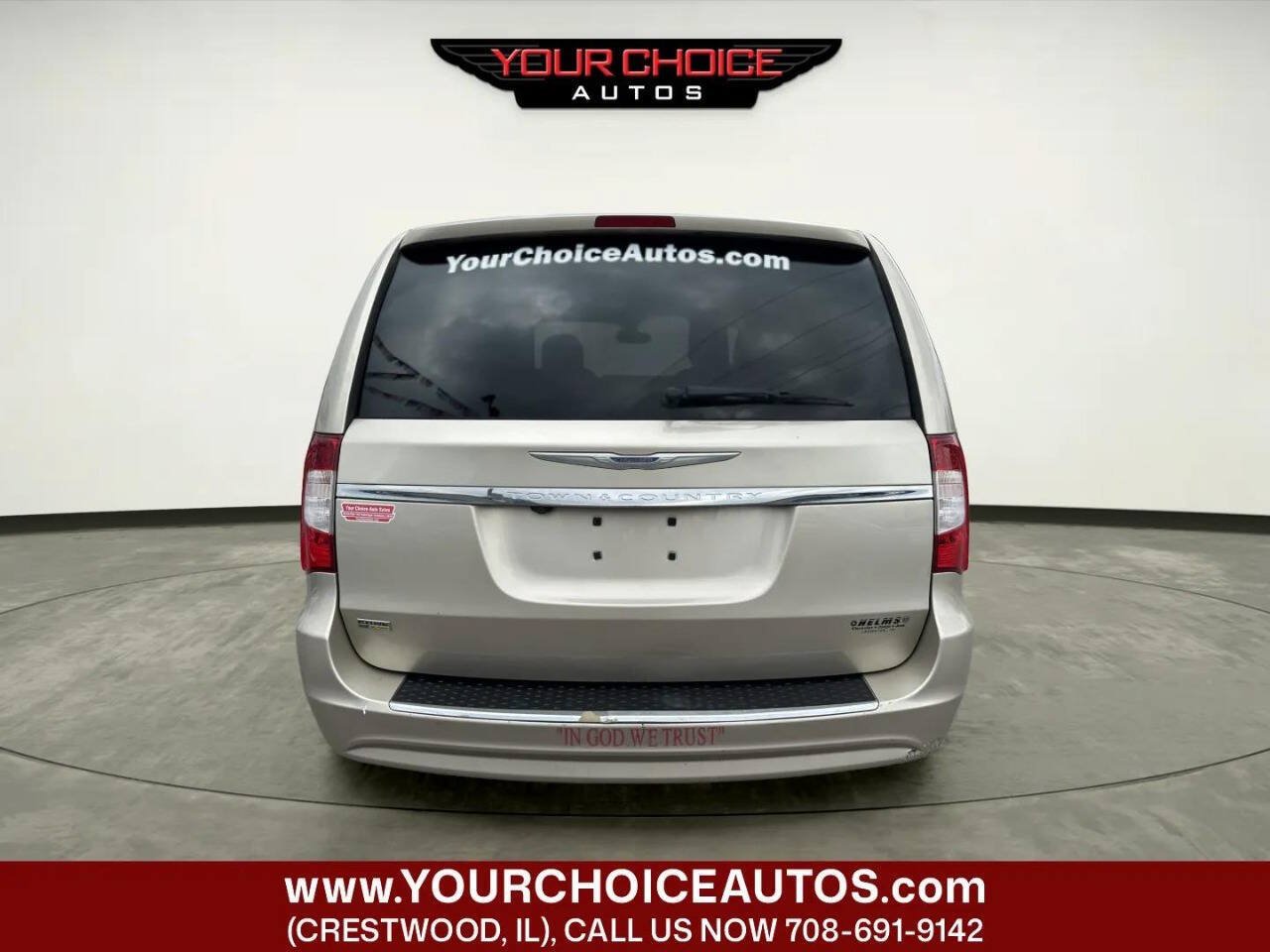 Used 2014 Chrysler Town & Country Touring FWD image 4