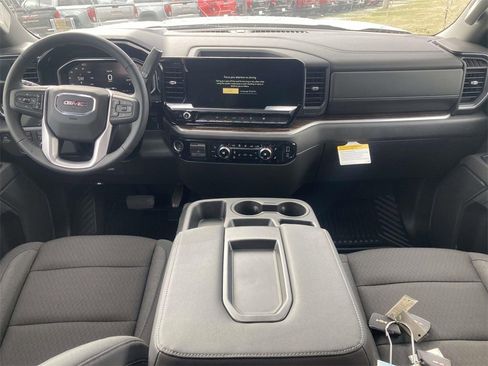 New 2026 GMC Sierra 1500 SLE image 13