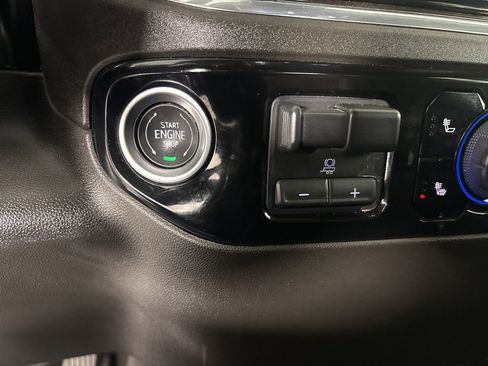 Used 2025 Chevrolet Silverado 1500 LT image 17