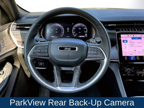 Used 2024 Jeep Grand Cherokee Limited image 11