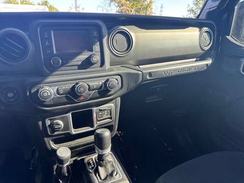 Used 2018 Jeep Wrangler Unlimited Sport AWD/4WD image 30