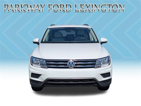 Used 2021 Volkswagen Tiguan SE image 2