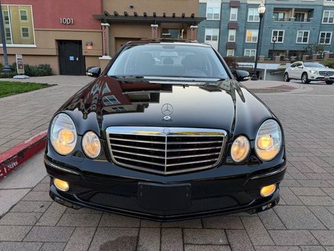 Used 2009 Mercedes-Benz E 550 Sedan image 9