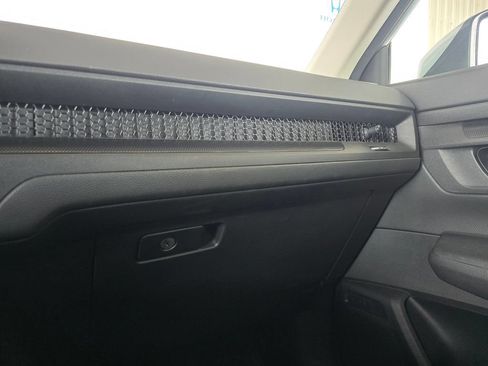 Used 2025 Honda CR-V LX image 17