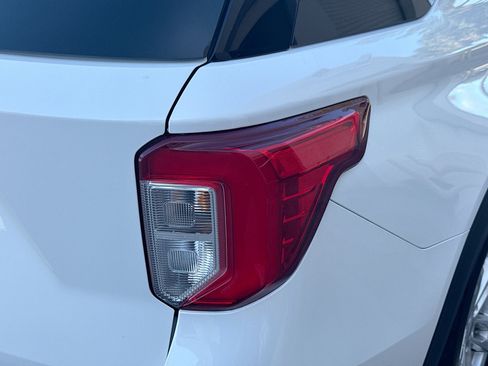 Used 2021 Ford Explorer XLT w/ Equipment Group 202A image 27