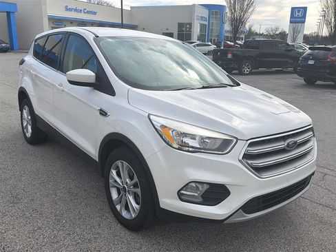 Used 2017 Ford Escape SE w/ SE Cold Weather Package image 3