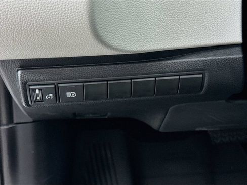 Used 2025 Toyota Corolla LE FWD image 10