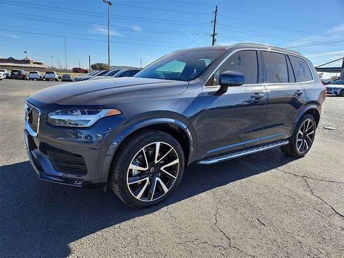 Used 2022 Volvo XC90 T6 Momentum w/ Advanced Package image 2