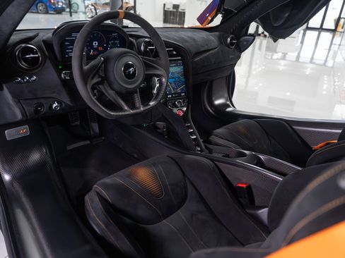 Used 2021 McLaren 765LT image 17