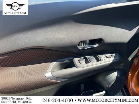 Used 2021 Nissan Kicks SR w/ Interior Electronics Package FWD image 18