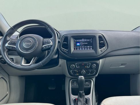 Certified 2020 Jeep Compass Latitude FWD image 13