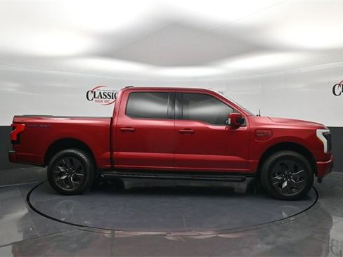 Used 2022 Ford F150 Lightning Lariat image 6