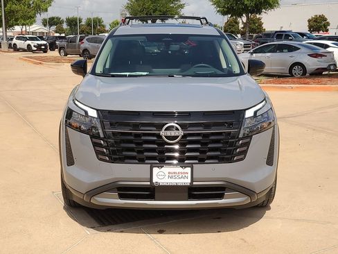 New 2026 Nissan Pathfinder Platinum w/ Accent Package FWD image 5